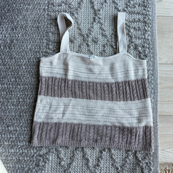 Nicola Splendid Sweater Tank - Picture 3 of 6